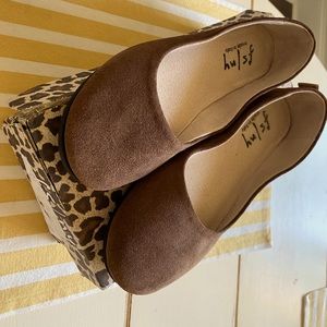FS/NY Sloop Chocolate Suede Flats, size 7 1/2.
